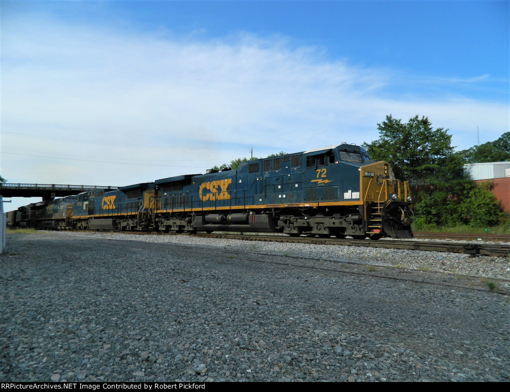 CSX 72 (AC44CW) 7792 (C40-8W) 5332 (ES44DC) 3250 (ET44AH)